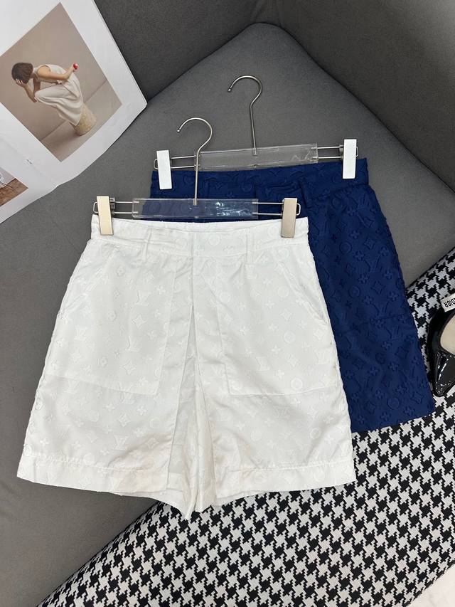Louis Vuitto* 25Ss new shorts, double-layer design, stylish and elegant, single