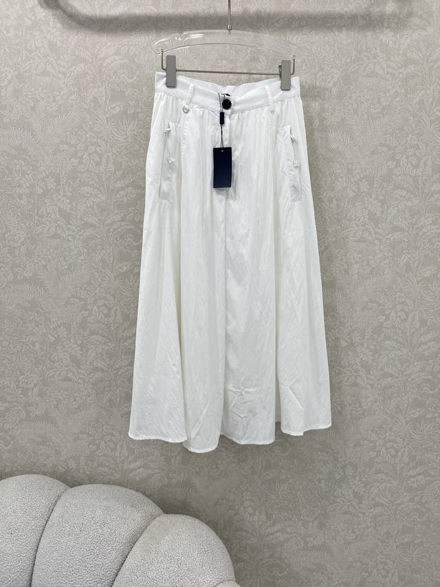 Prad*25 new solid color sun-blocking skirt is beautiful and fashionable. Zipper