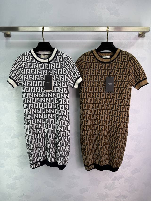 Fend* Classic Series! New from the Fend series! This short-sleeved monogram knit