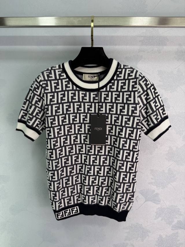 Fend* Classic Series! New monogram knit short-sleeves from the monogram series!