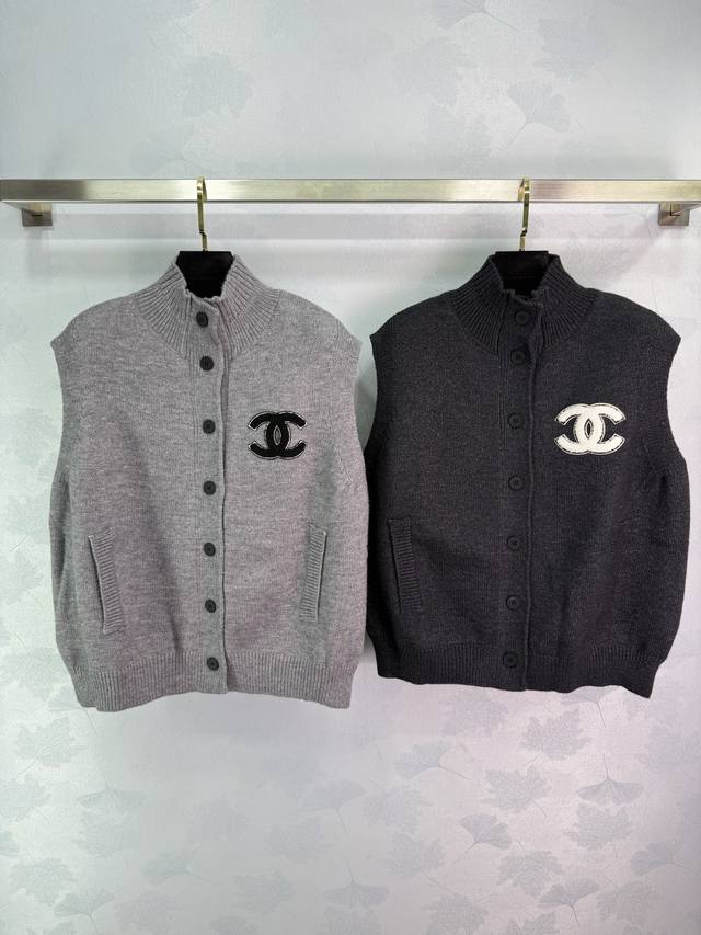 Chane*2025 New Arrival Double C Knitted Vest Custom Made with Yb Wool Yarn, Soft