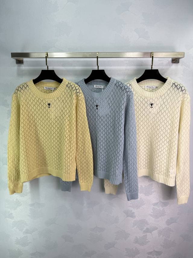 Dio*'s latest 2025 Early Fall collection! This round-neck knitted long-sleeve to