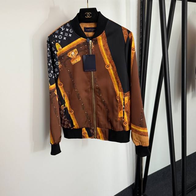 Style No. 20254413 Lv* New Monogram Logo Luggage Colorblock Print Long Sleeve Zi