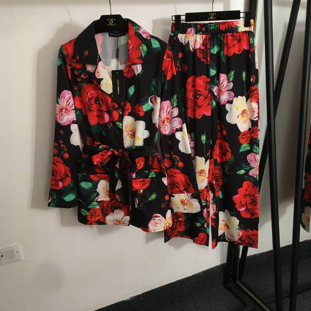 Style No. 20253272 Dg* New home style casual suit, red rose flower print tie wai