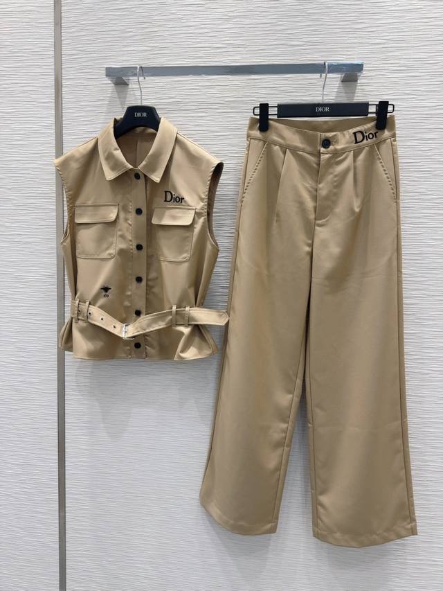 Christian Dio* 2025Ss new suit is another fashionista's favorite! Exquisite deta