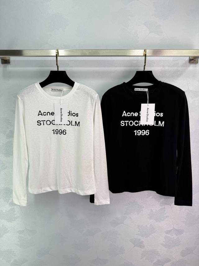Ac*25Ss Early Fall 1996 long-sleeved top boasts a retro style. Comfortable and v