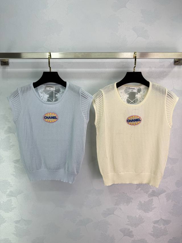 Ch*25 Spring/Summer new hollow knit vest with lace paneling. The fabric is comfo