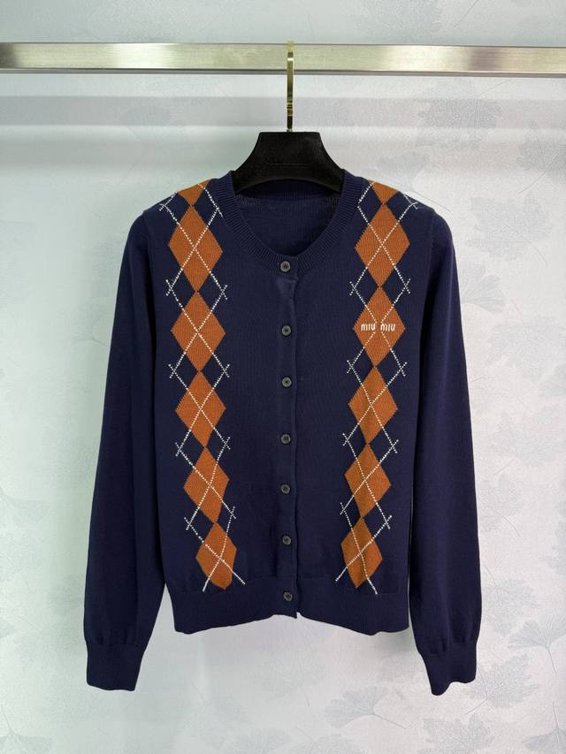 Miumi* 2025 new arrivals. Diamond-patterned knitted cardigan, custom-woven from