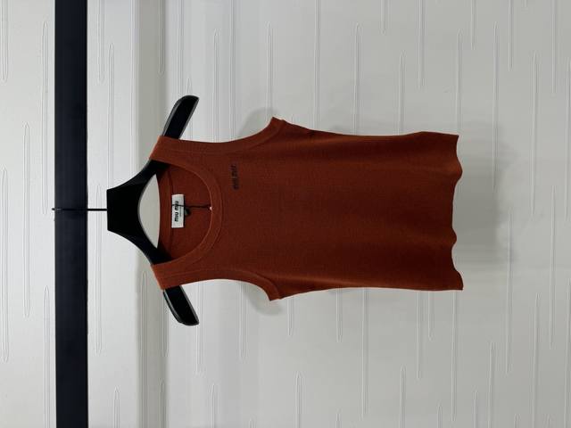 New, original, high-end Miumi* 2025 Spring/Summer collection! This ribbed knit v