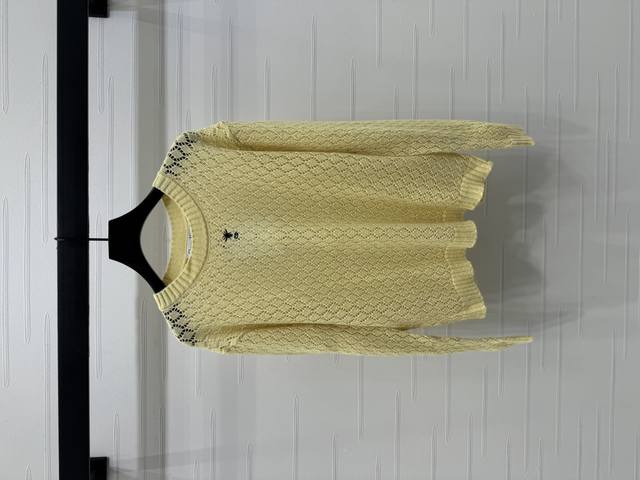 New, original, high-quality Dio* 2025 Early Fall collection! This round-neck kni