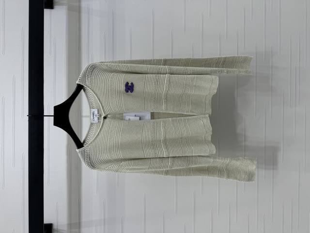 New arrival, original, high-quality Chane* 2025 Early Fall collection! This open