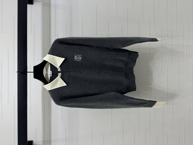 New, original, high-quality Loew* 2025 Early Fall Collection! Contrast color fau