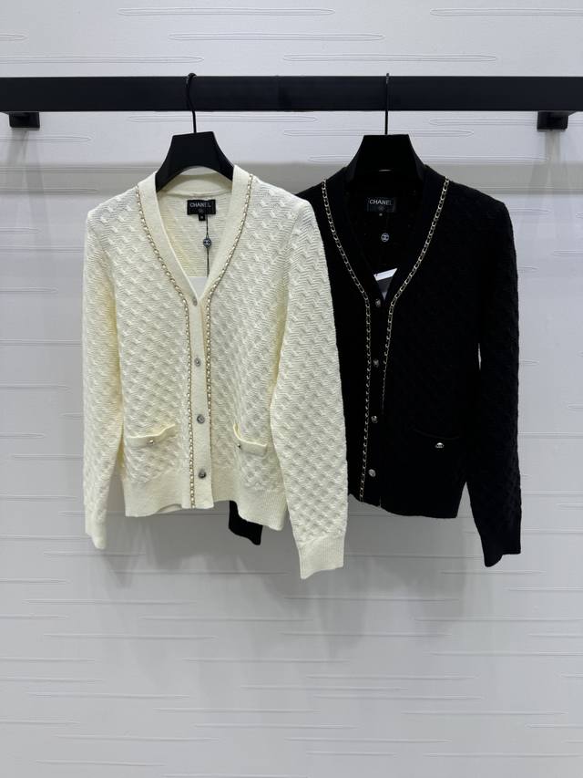 New arrival, original, high-quality Chane* 2025 Early Fall collection! This heav