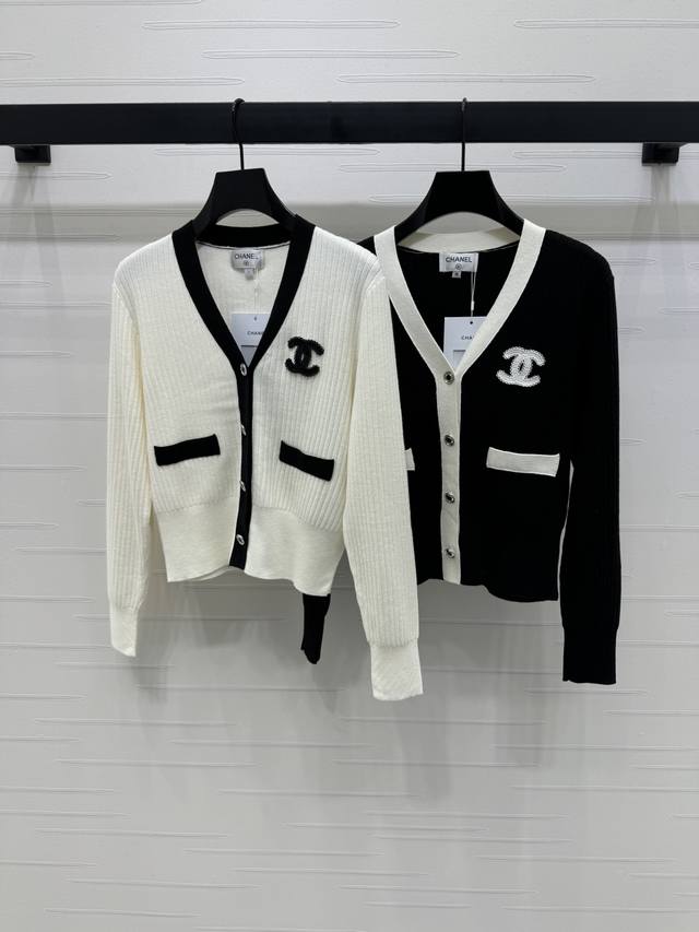 New, original, high-quality Chane* 2025 Early Fall Collection! Vertical striped