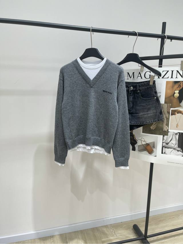 M Gray and White Fake Two-Piece Long-Sleeved Crewneck Sweater. Fabric: Wool and