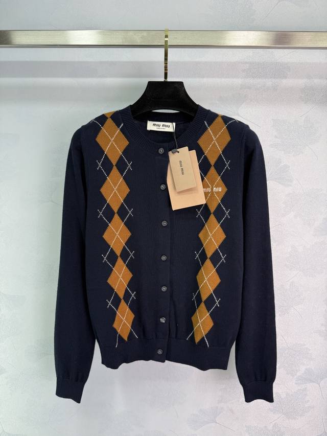 Miumi*'s latest 2025 Early Fall collection! Diamond-knit crewneck cardigan! Craf