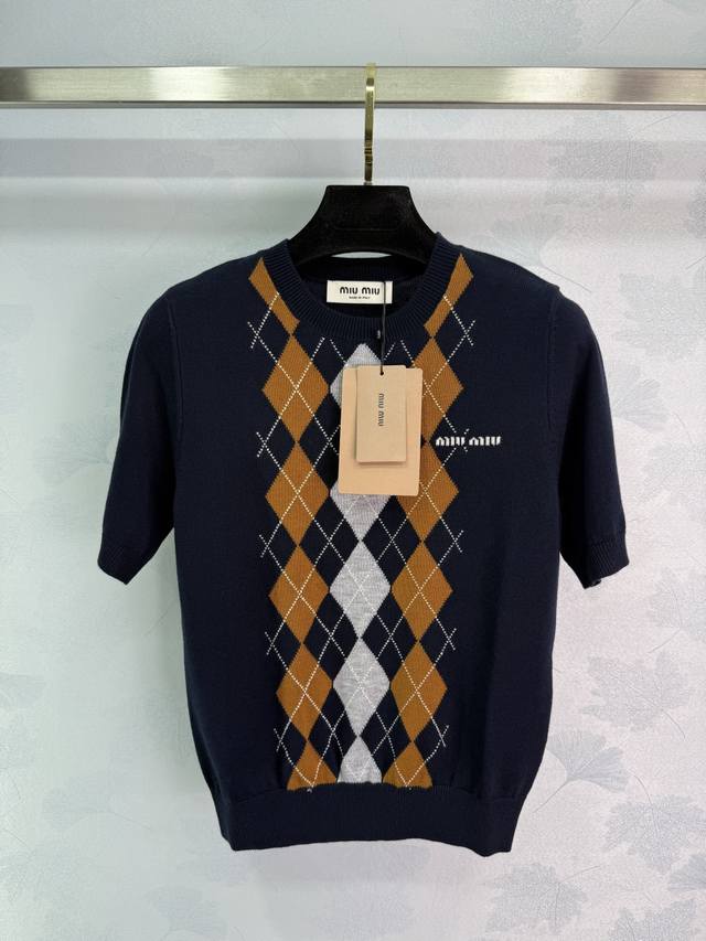 Miumi*'s latest 2025 Early Fall collection! Diamond-knit crew-neck short-sleeved