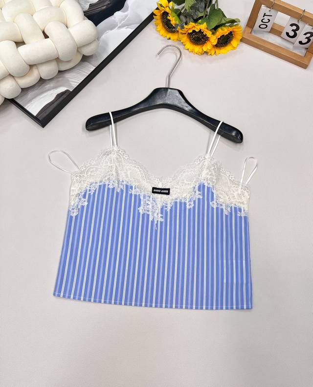 Miumiu's new 2025 lace camisole top, custom-made from YB twill cotton, is skin-f