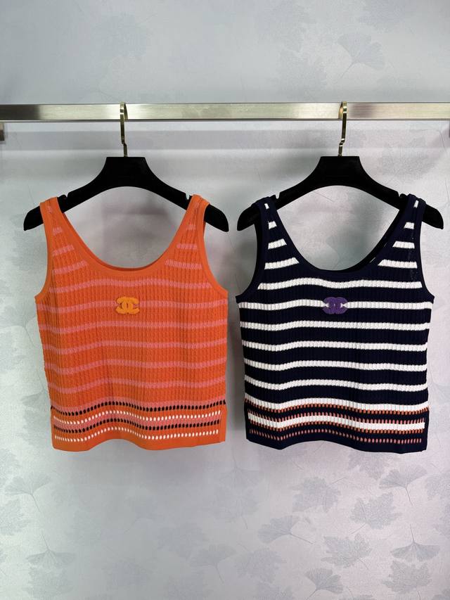 Ch*25 Spring/Summer new striped knit vest with a logo on the chest. Super slimmi