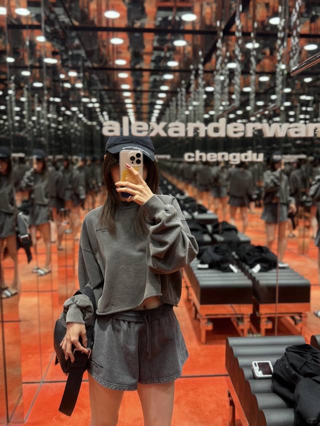 Alexander Wang 25Fw Early Fall New Women's Logo Washed and Distressed Sports Cas