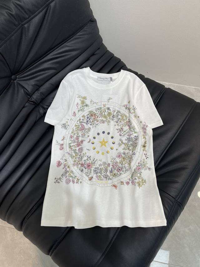 Dio* 25's new early fall floral five-pointed star print, crew-neck short-sleeved