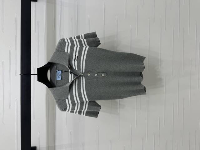 New, original, high-quality Prad* 2025 Early Fall collection! Slim-fitting lapel