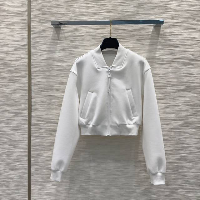 18cm. Skirt (S) Waist 65cm, Hips 98cm, Side Length 43cm. Jacket 270cm, Skirt 210