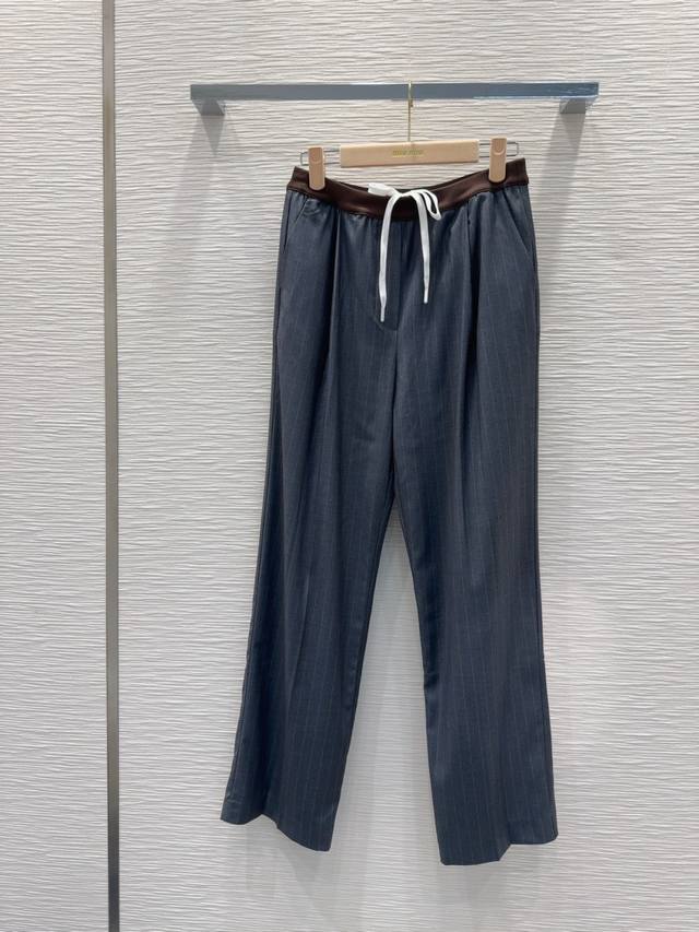 Miu Mi* 2025Ss new trousers are comfortable, stylish, and elegant, perfect for e