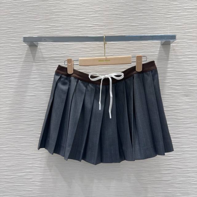 Miu Mi* 2025Ss new short skirt is comfortable, stylish, and elegant. It's perfec