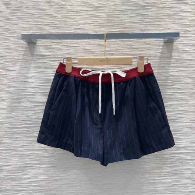 Miu Mi* 2025Ss new shorts are comfortable, stylish, and elegant, perfect for eve
