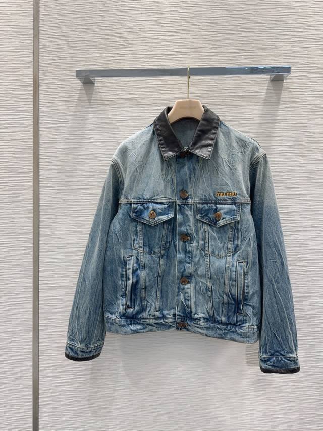 Miu Mi* 2025 new set featuring a nostalgic, distressed denim collection. High-qu