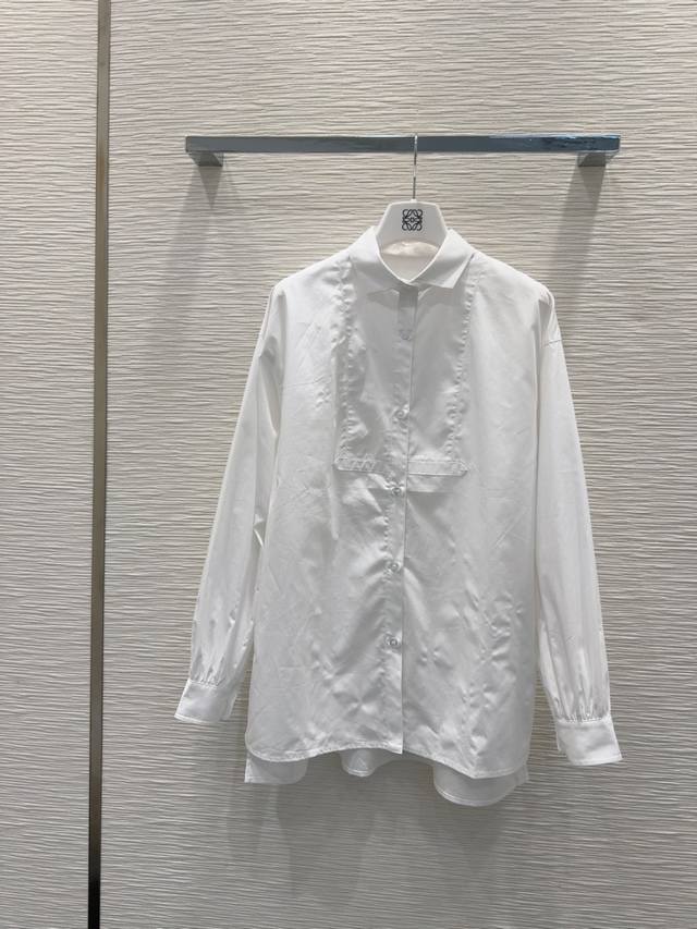 Loe W*E2025Ss new shirt is full of fashion and high-end feeling. It has its own
