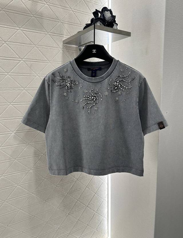 Louis Vuitto*2025 new arrivals. This custom-made, washed, and heavily rhinestone