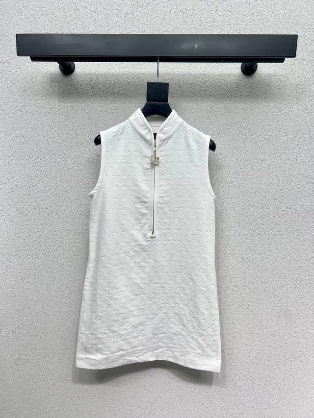 L's series of monogrammed logo sleeveless vest denim dresses are stylish, unders