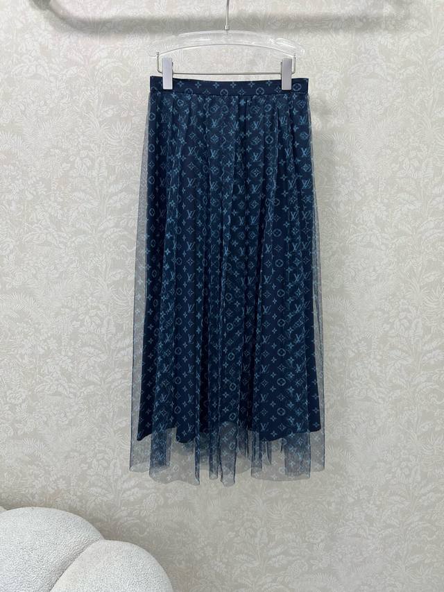 Louis Vuitt*N 25 new monogram print mesh fabric pleated skirt. Double-layered, b