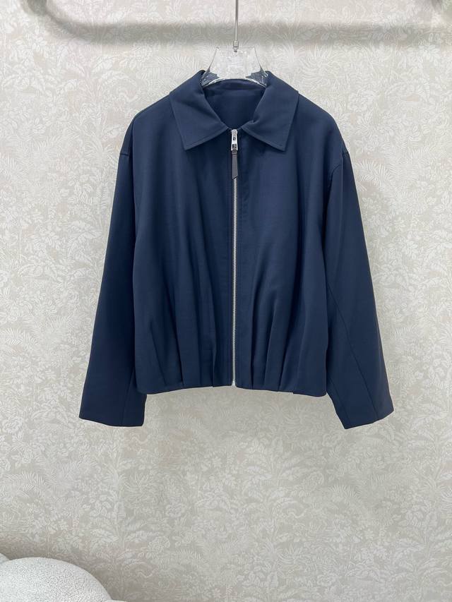 Loew*25 Early Fall new pleated jacket with lapel and zipper is super stylish! Th