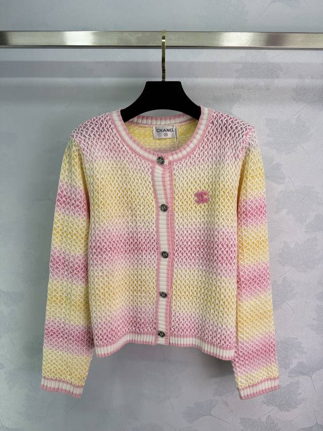 Ch*2025 New gradient knitted cardigan with contrasting pink and yellow stitching