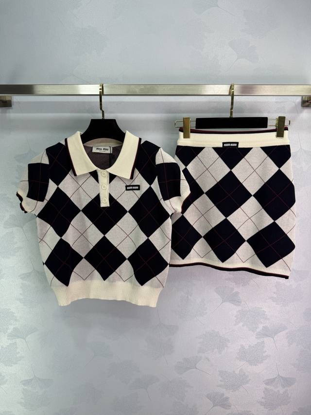 Miu*2025 new diamond-patterned knit suit, a super-slimming two-piece set with a