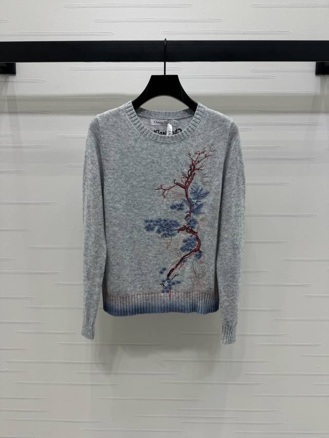 New, original, high-quality Dio* 2025 Early Fall Collection! Embroidered floral