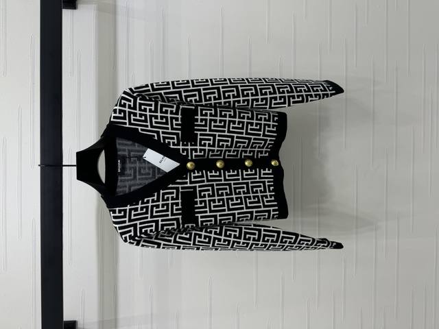 New, original, high-quality Balmai* 2025 Early Fall Collection! Four-grid V-neck