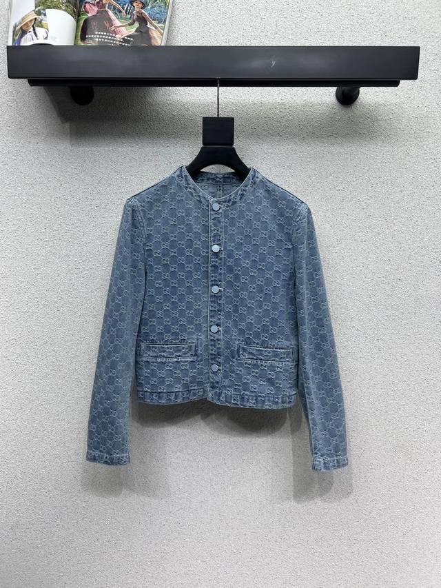 G's classic jacquard denim jacket is both timeless and stylish, perfect for any