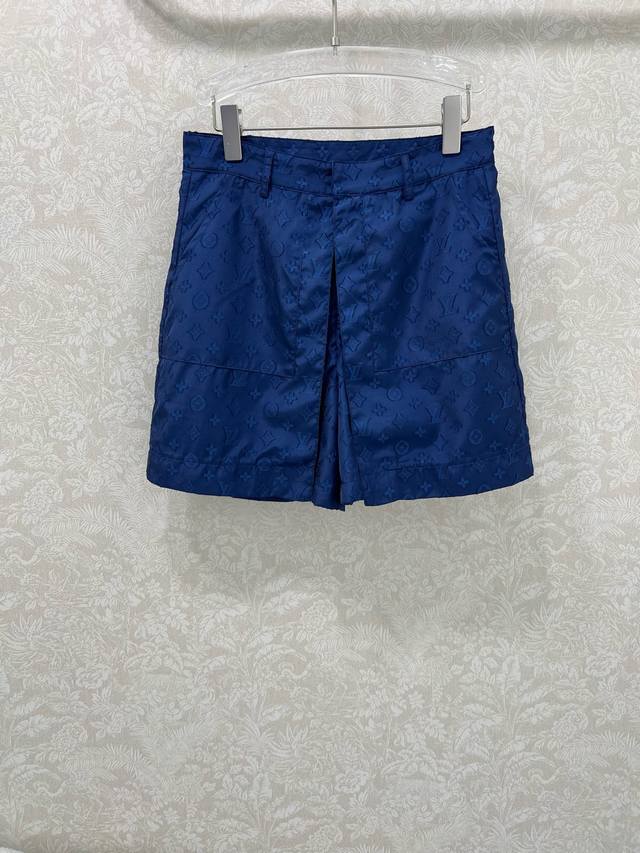 Louis Vuitto* 25 new jacquard culottes, custom-made in YB twill jacquard cotton.