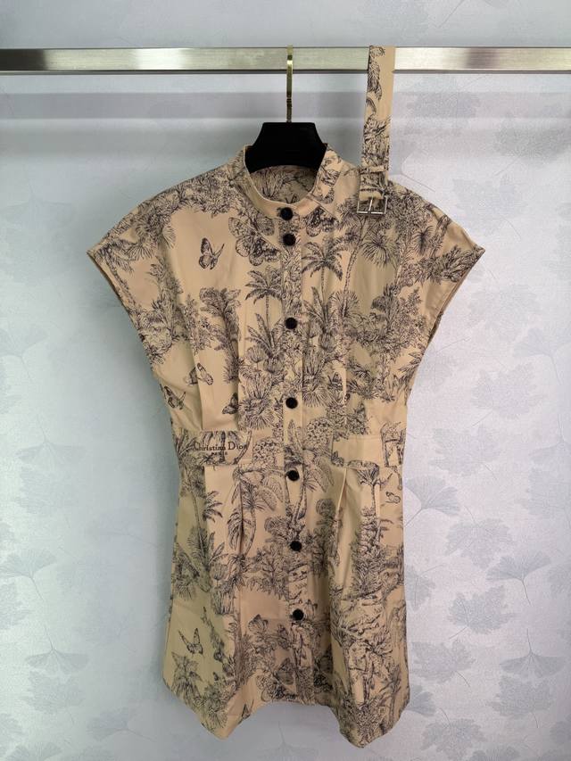 a new Dio*25 summer collection. This short-sleeved shirt dress features a French