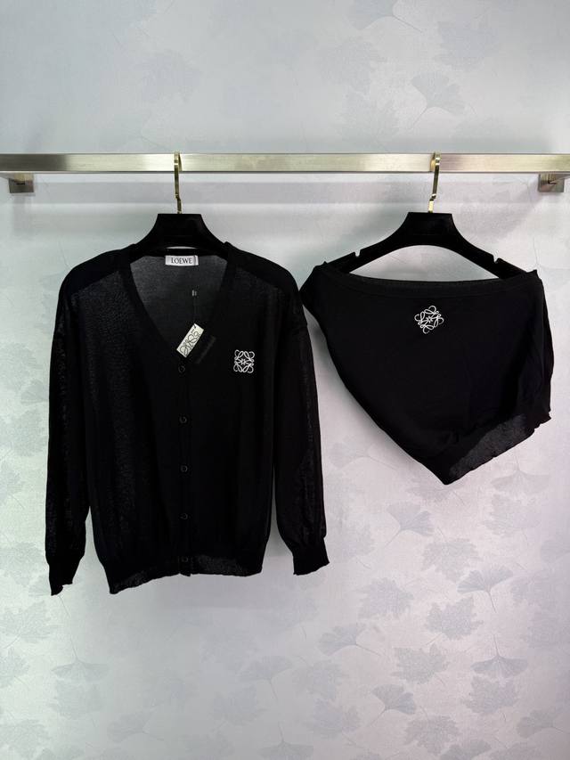 Loe*25 new two-piece knitted cardigan with a V-neck and one-shoulder vest. Embro