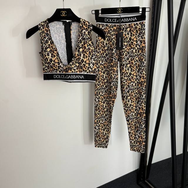 Style No. 20254324 Dg* New Yoga Sportswear Set, Leopard Print Sexy Deep V-Neck T