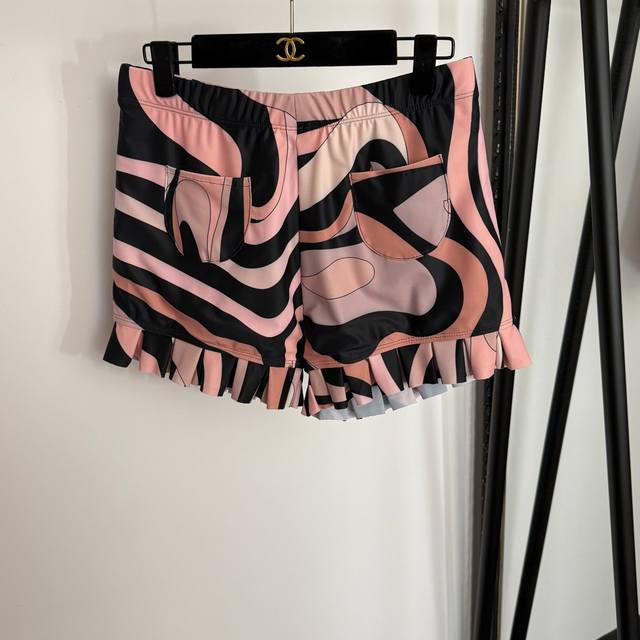 Style No. 20254321 Pucc* new colorblock abstract print ruffled hem casual shorts