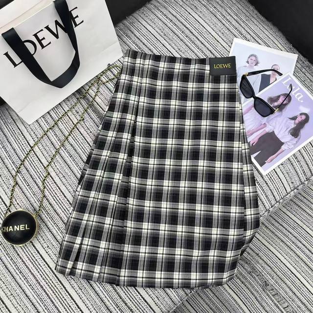 Highly recommend the 25th year early autumn series Loe* new style plaid pleated