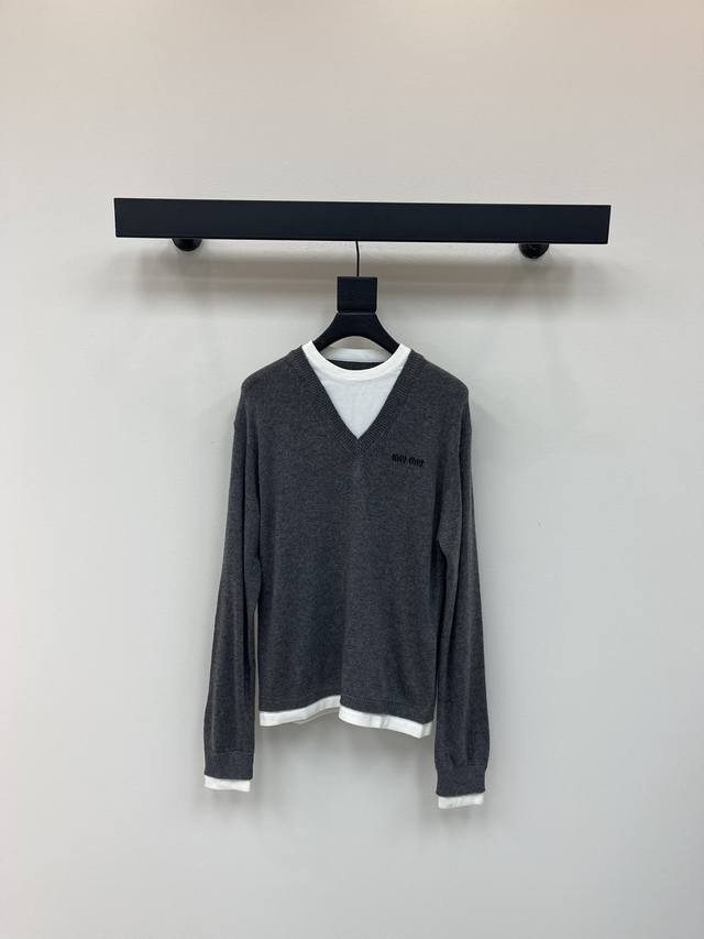 Miumi*25's new contrast-colored knitted long-sleeved pullover sweater! Woven wit