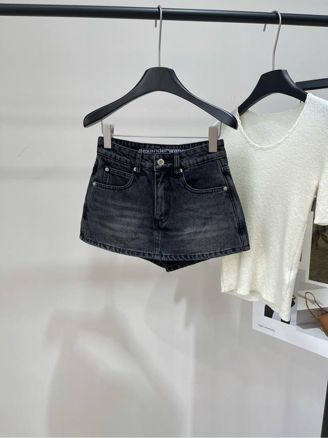 Da Wang grey and black leather label denim culottes. Fabric: Denim Cotton. Color