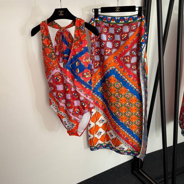 Style No. 20254295 Pucc* new style suit, ethnic retro colorful pattern printing